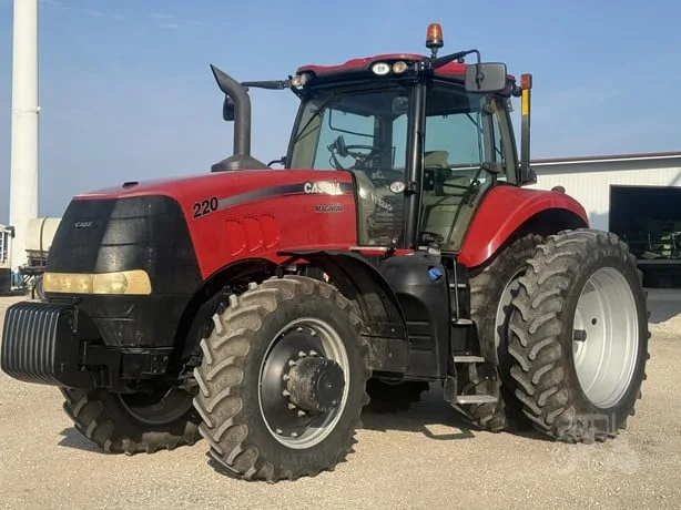 CASE IH MAGNUM 220 — foto 1 de 17