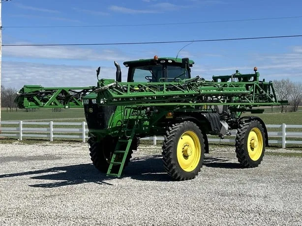 JOHN DEERE R4030 — foto 1 de 47