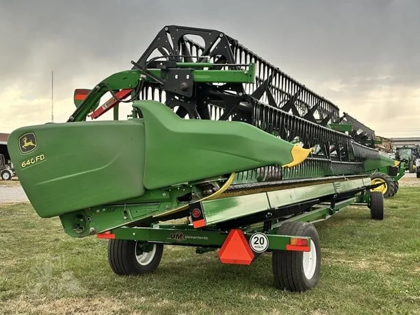JOHN DEERE 640FD — foto 1 de 10