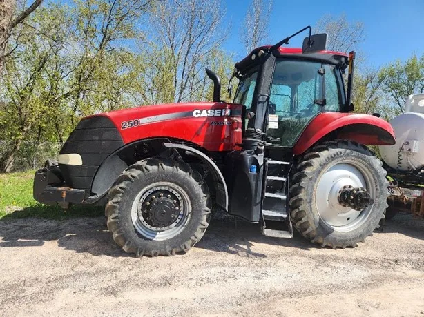 CASE IH MAGNUM 250 — foto 1 de 8