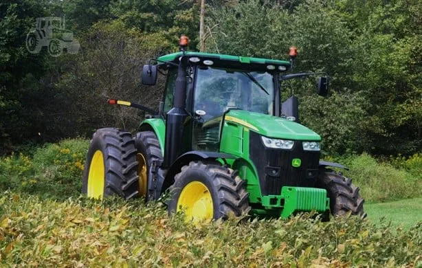 JOHN DEERE 7210R — foto 1 de 45