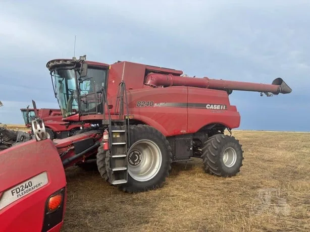 CASE IH 8240 — foto 1 de 25