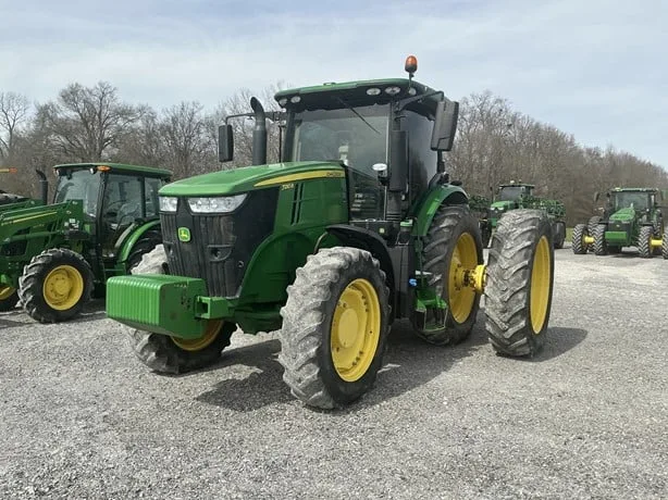 JOHN DEERE 7210R — foto 1 de 13