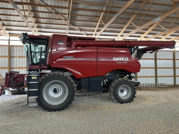 CASE IH 8250 — foto 1 de 33