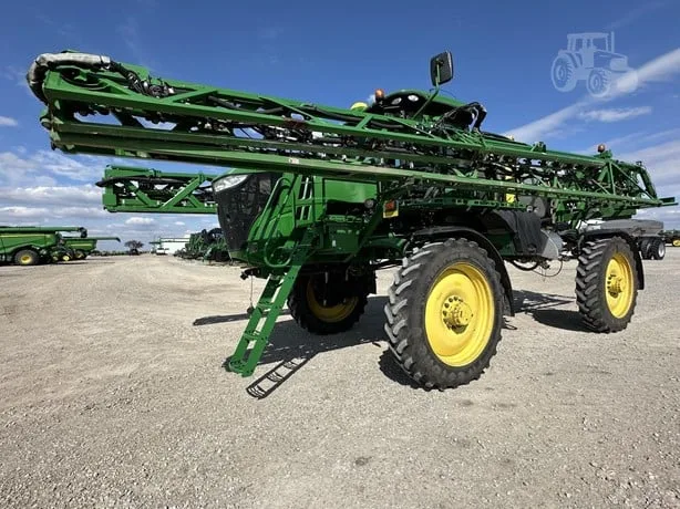 JOHN DEERE R4038 — foto 1 de 24