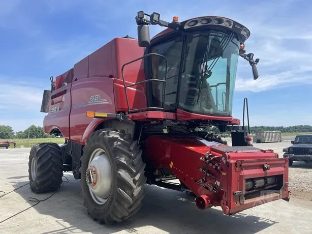 CASE IH 8250 — foto 1 de 8