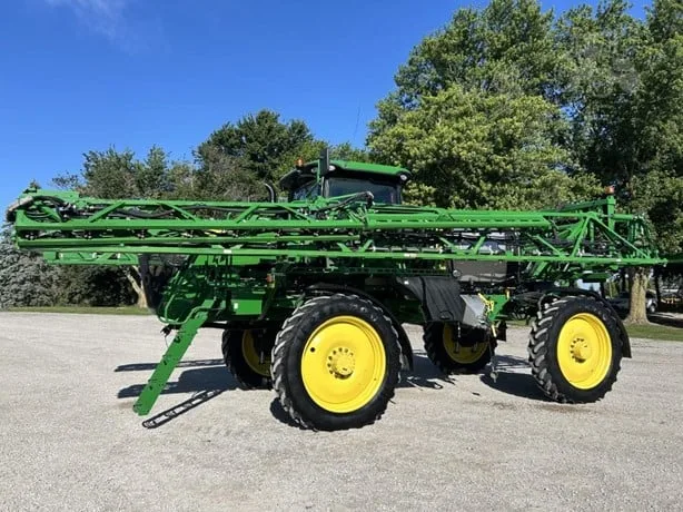 JOHN DEERE R4030 — foto 1 de 121