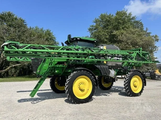 JOHN DEERE R4044 — foto 1 de 103