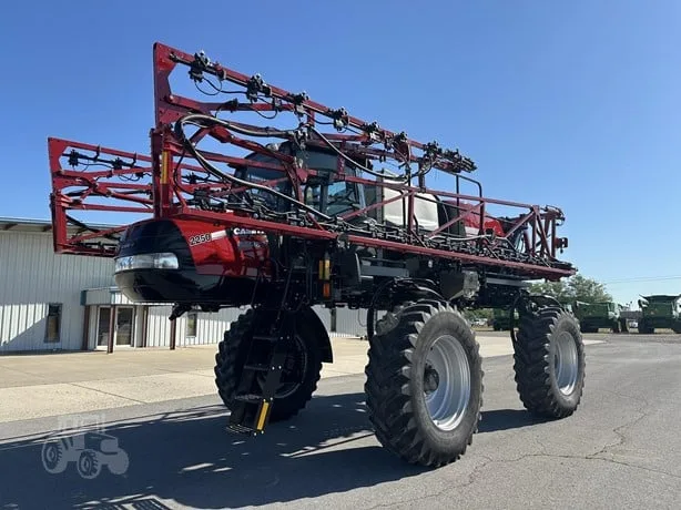 CASE IH PATRIOT 2250 — foto 1 de 42