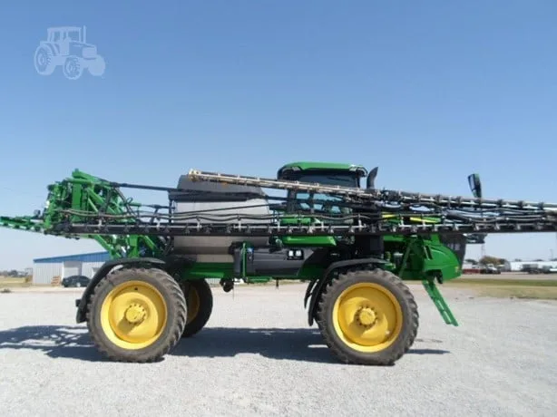 JOHN DEERE 412R — foto 1 de 50
