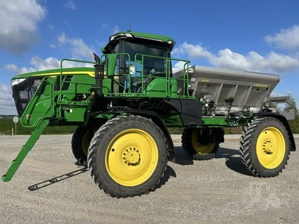 JOHN DEERE 412R — foto 1 de 89