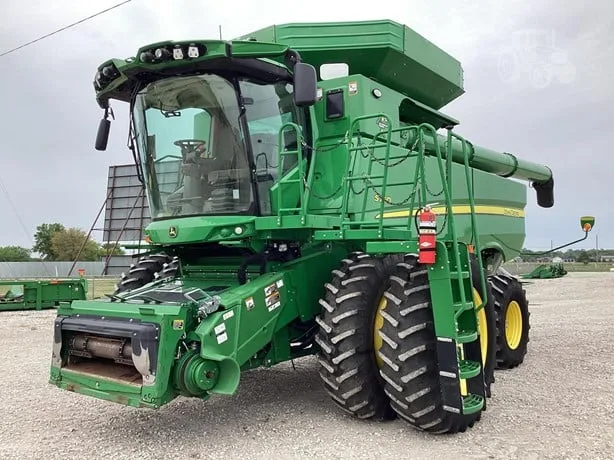 JOHN DEERE S760 — foto 1 de 38