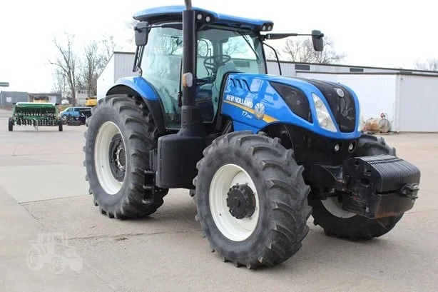 NEW HOLLAND T7.260 — foto 1 de 13