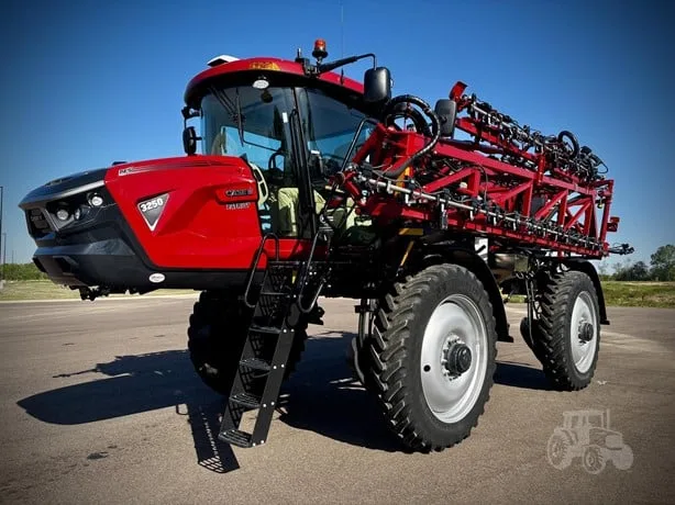 CASE IH PATRIOT 3250 — foto 1 de 40