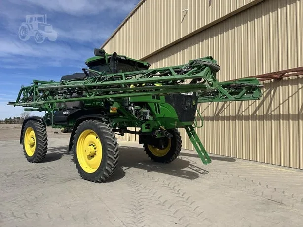JOHN DEERE 412R — foto 1 de 45