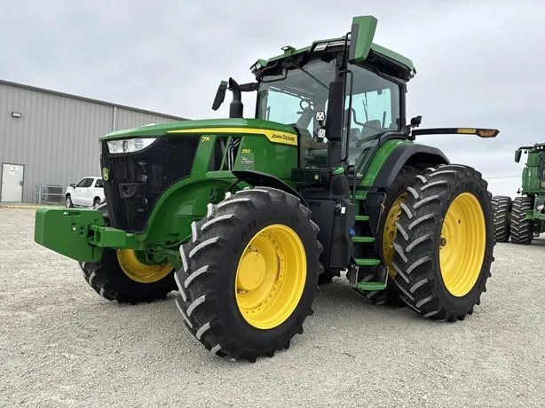 JOHN DEERE 7R 250 — foto 1 de 15