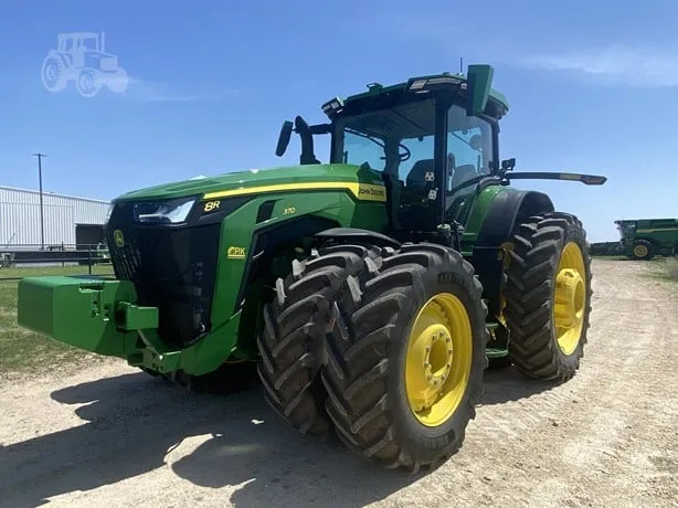 JOHN DEERE 8R 370 — foto 1 de 23