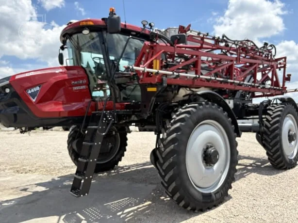 CASE IH PATRIOT 4450 — foto 1 de 18