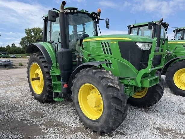JOHN DEERE 6175M — foto 1 de 22