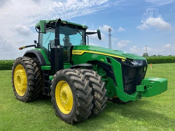 JOHN DEERE 8R 340 — foto 1 de 9