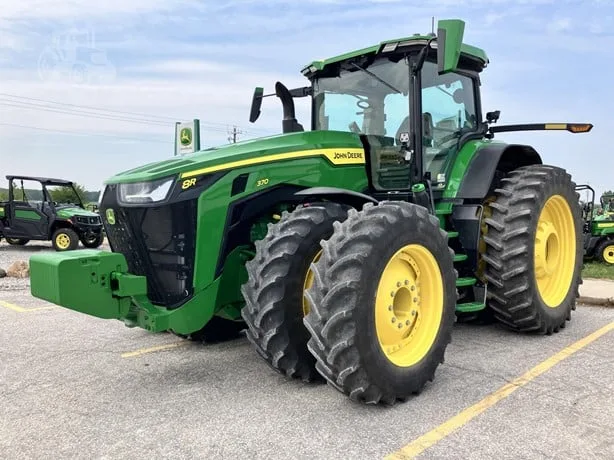 JOHN DEERE 8R 370 — foto 1 de 28