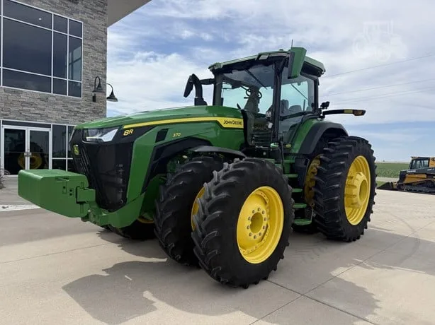 JOHN DEERE 8R 370 — foto 1 de 14