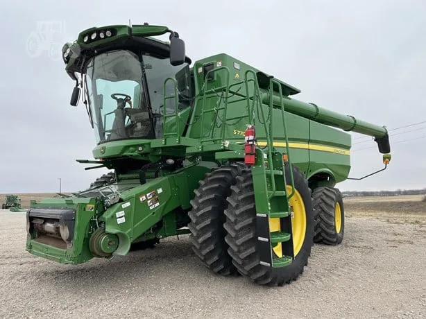 JOHN DEERE S770 — foto 1 de 30