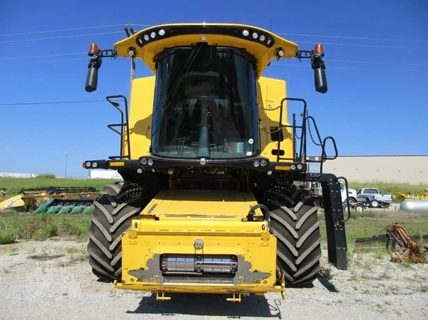 NEW HOLLAND CR7.90 — foto 1 de 3