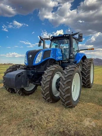 NEW HOLLAND T8.320 — foto 1 de 14