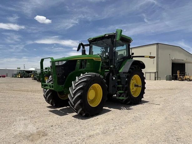JOHN DEERE 7R 230 — foto 1 de 27