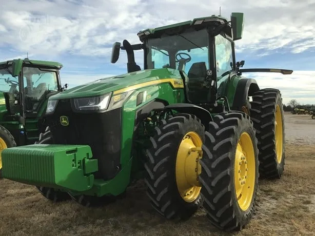 JOHN DEERE 8R 370 — foto 1 de 26