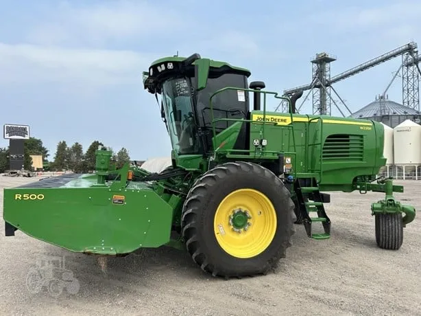 JOHN DEERE W235R — foto 1 de 68
